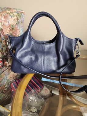 Iswee Navy Pebbled Leather Shoulder Bag